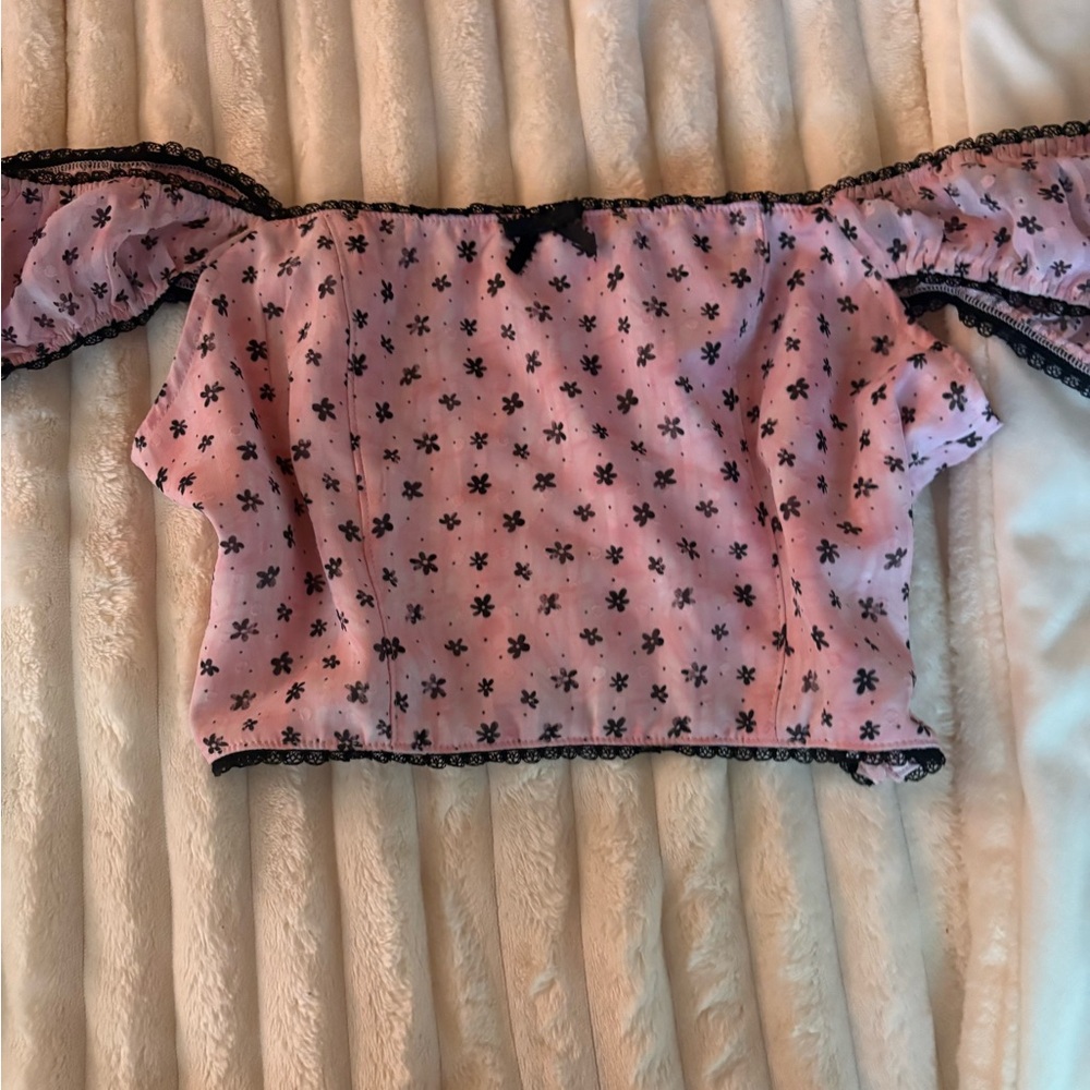 Forever 21 Pink Floral Off-Shoulder Blouse